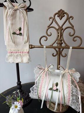 🌸 Hand Crafted Cream and Pink Embroidered Rose Towel & Toilet Paper Holder 🌸